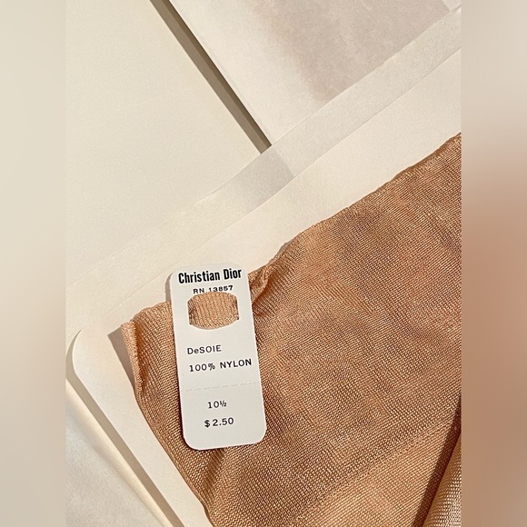 SOLD! PAIR Vintage Les Bas Christian Dior Stockings Desoie Sleek Beige Sz 10.5 - Picture 4 of 14